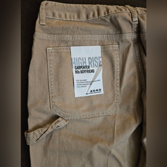 High Rise Carpenter 90s Boyfriend Jeans with buttons - Picture 11 of 14